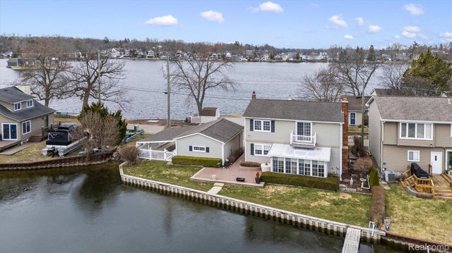 231 O'connor Street, Lake Orion Village, MI 48362