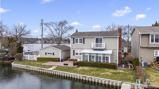 231 O'connor Street, Lake Orion Village, MI 48362