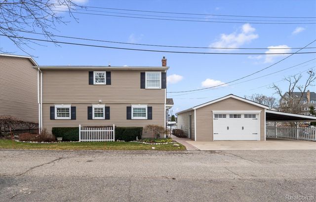 231 O'connor Street, Lake Orion Village, MI 48362