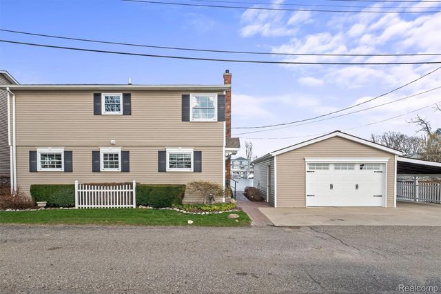231 O'connor Street, Lake Orion Village, MI 48362