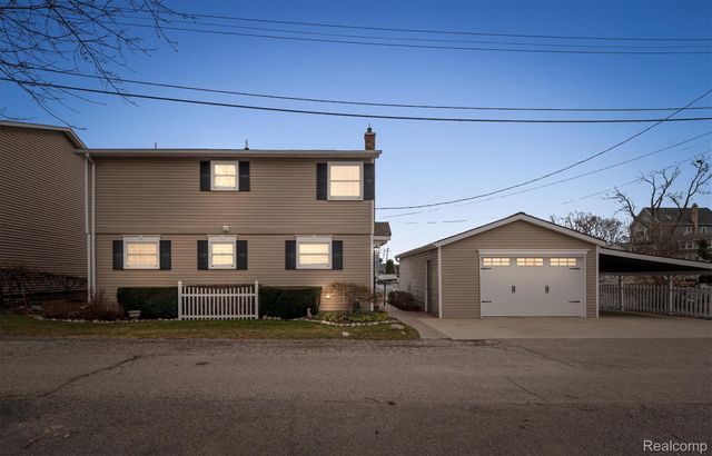 231 O'connor Street, Lake Orion Village, MI 48362