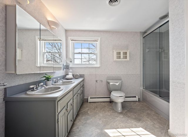 231 O'connor Street, Lake Orion Village, MI 48362