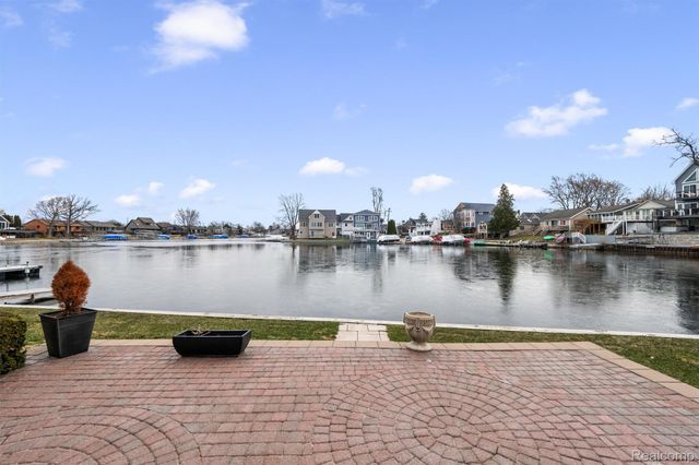 231 O'connor Street, Lake Orion Village, MI 48362
