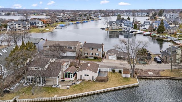 231 O'connor Street, Lake Orion Village, MI 48362