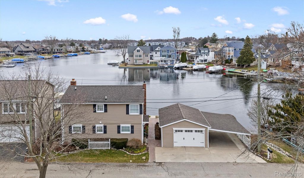 231 O'connor Street, Lake Orion Village, MI 48362