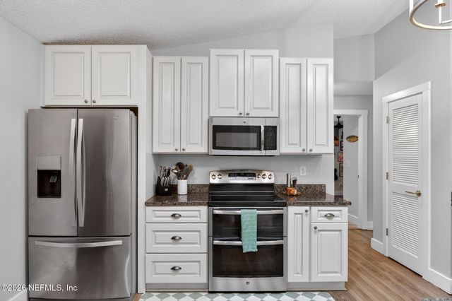 925 MAJESTIC CYPRESS Drive N, Jacksonville, FL 32233