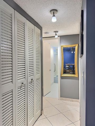 3150 Holiday Springs Boulevard 8-204, Margate, FL 33063