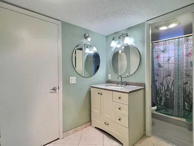 3150 Holiday Springs Boulevard 8-204, Margate, FL 33063