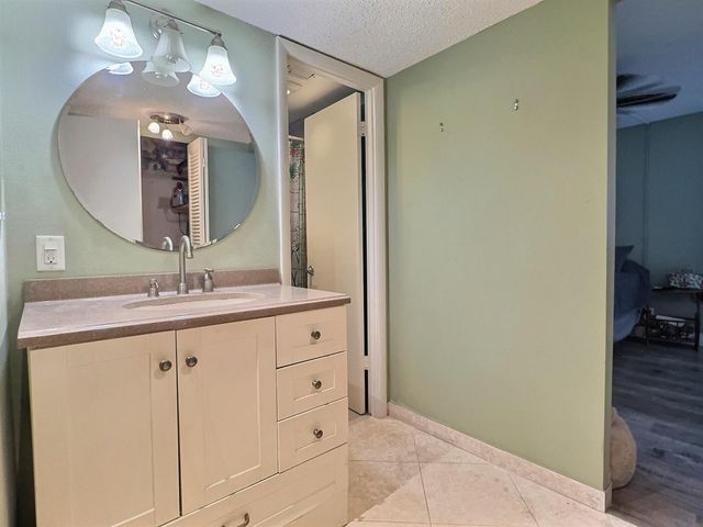 3150 Holiday Springs Boulevard 8-204, Margate, FL 33063