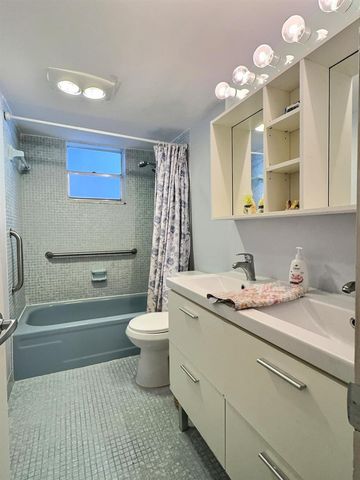 3150 Holiday Springs Boulevard 8-204, Margate, FL 33063