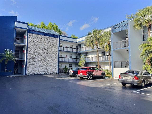 3150 Holiday Springs Boulevard 8-204, Margate, FL 33063