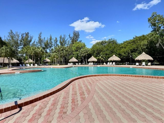 3150 Holiday Springs Boulevard 8-204, Margate, FL 33063