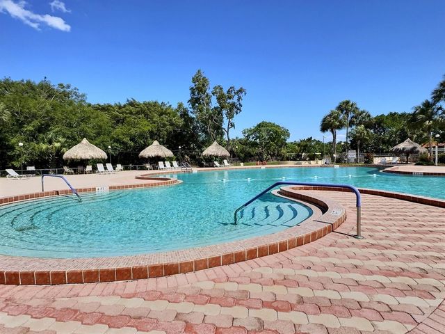 3150 Holiday Springs Boulevard 8-204, Margate, FL 33063