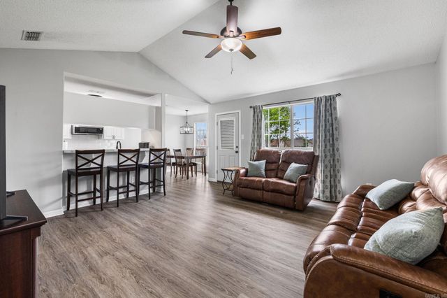 365 Crossroads Cove, Ward, AR 72176