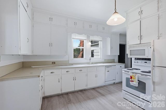 315 W Blakeney Street, Pageland, SC 29728