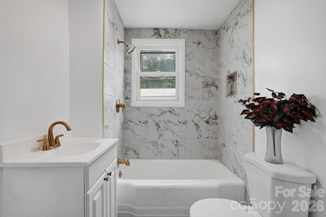 315 W Blakeney Street, Pageland, SC 29728
