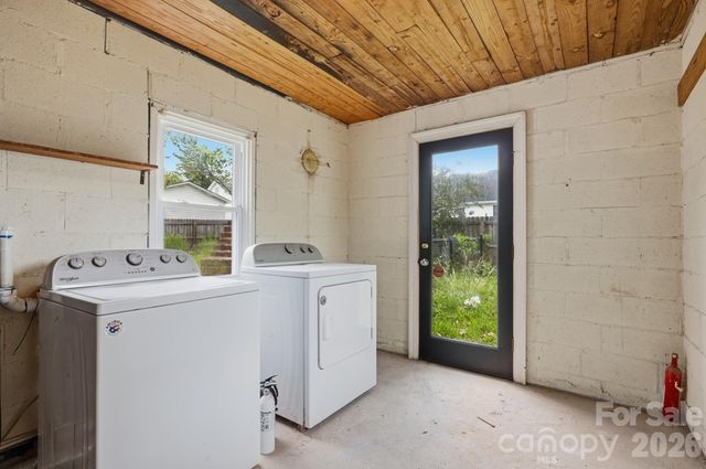 315 W Blakeney Street, Pageland, SC 29728