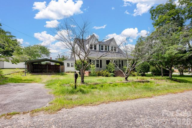 315 W Blakeney Street, Pageland, SC 29728
