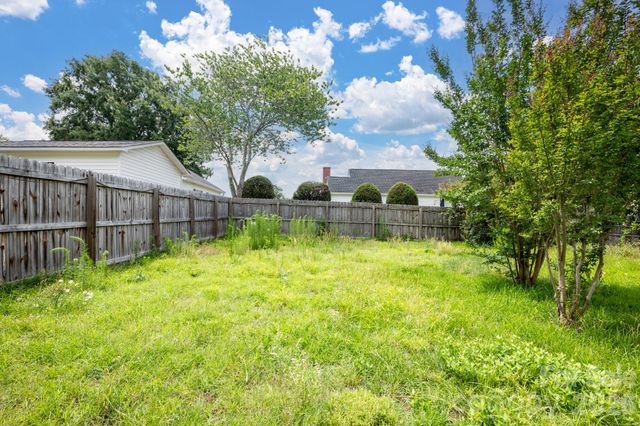 315 W Blakeney Street, Pageland, SC 29728