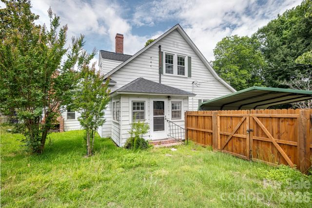315 W Blakeney Street, Pageland, SC 29728