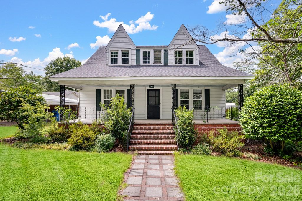 315 W Blakeney Street, Pageland, SC 29728