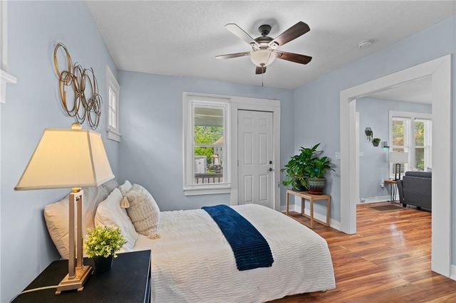1219 S Glenwood Street, Independence, MO 64052