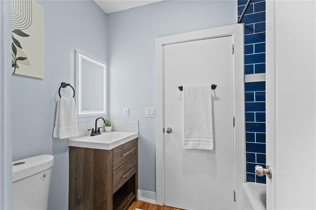 1219 S Glenwood Street, Independence, MO 64052