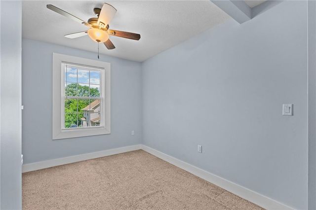 1219 S Glenwood Street, Independence, MO 64052