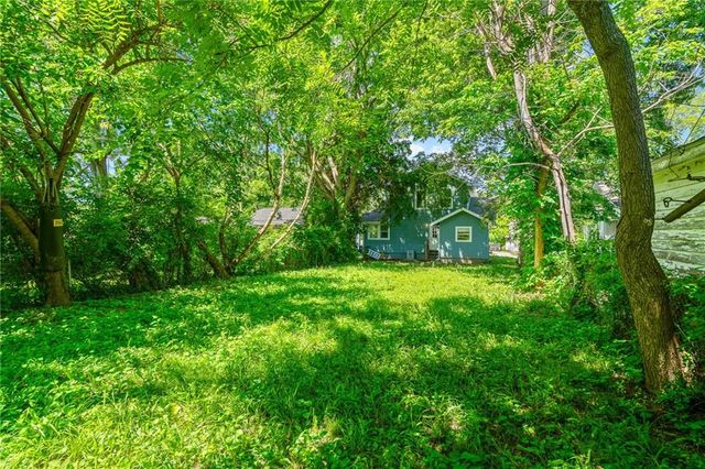 1219 S Glenwood Street, Independence, MO 64052