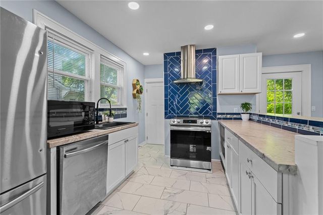 1219 S Glenwood Street, Independence, MO 64052