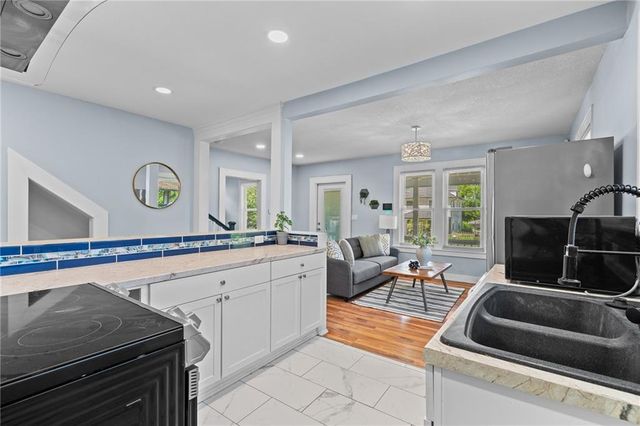 1219 S Glenwood Street, Independence, MO 64052