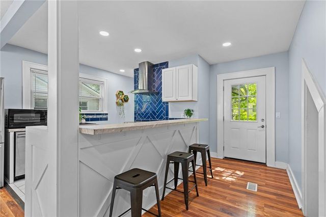 1219 S Glenwood Street, Independence, MO 64052