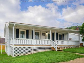 3013 30th Street, Nitro, WV 25143