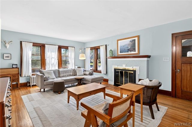 214 Roycroft Boulevard, Amherst, NY 14226