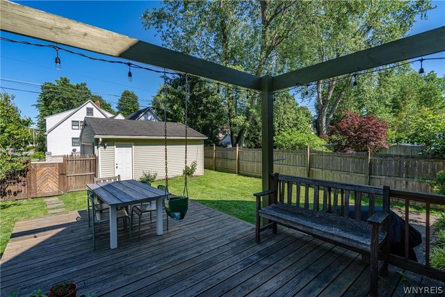 214 Roycroft Boulevard, Amherst, NY 14226