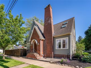 214 Roycroft Boulevard, Amherst, NY 14226