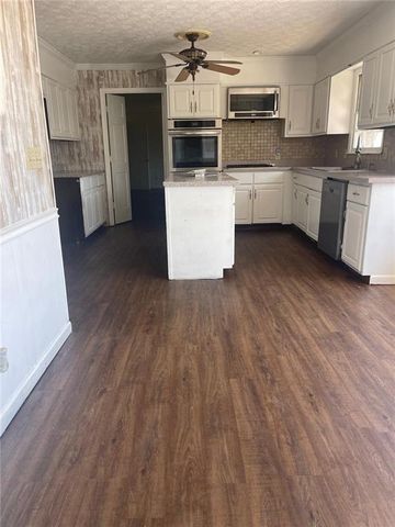 2717 Buford Highway, Cumming, GA 30041