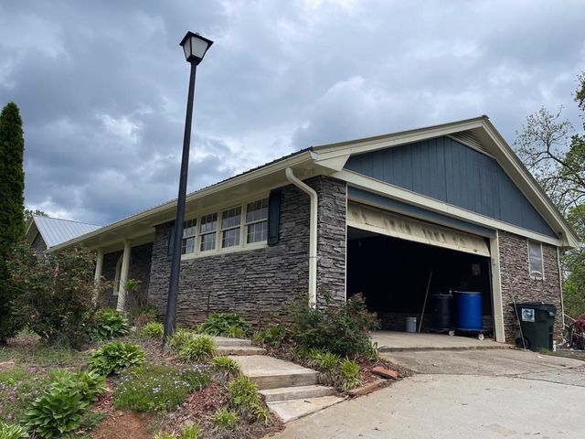 2717 Buford Highway, Cumming, GA 30041