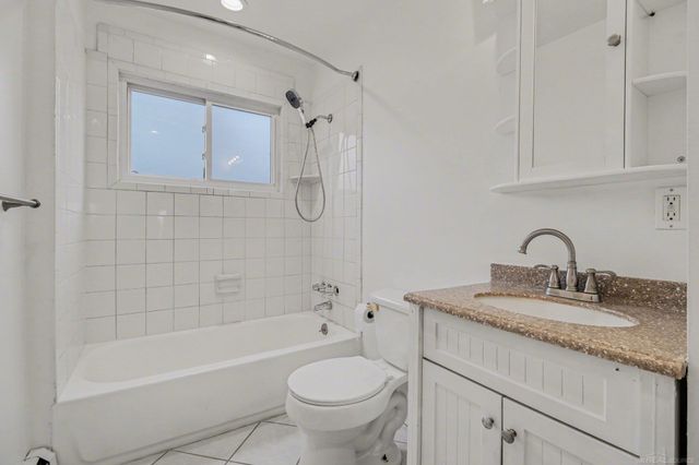 21852 Cyman Avenue, Warren, MI 48091