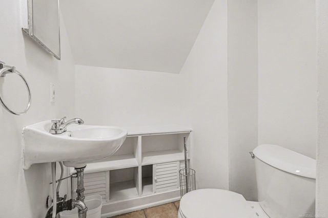 21852 Cyman Avenue, Warren, MI 48091