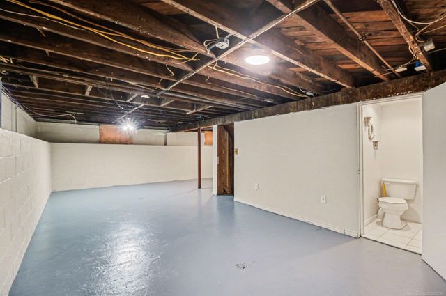 21852 Cyman Avenue, Warren, MI 48091