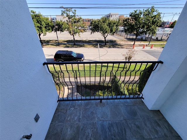 2416 La Branch Street, Houston, TX 77004