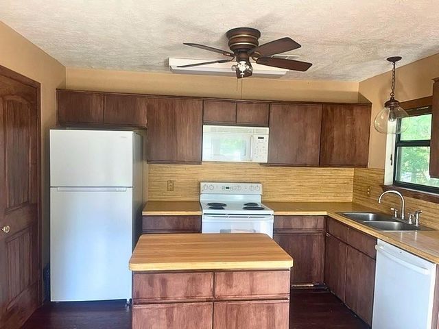 571 Pelican Street, Magnolia, TX 77355