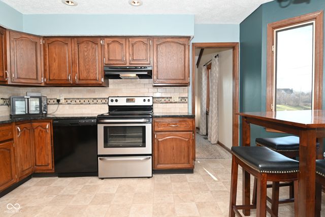 537 Wayside Court, Plainfield, IN 46168