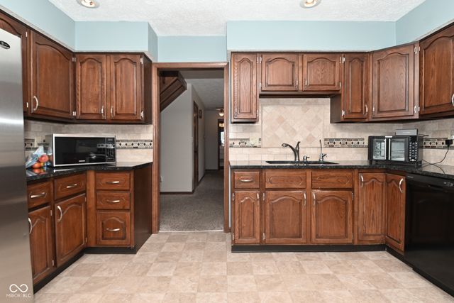 537 Wayside Court, Plainfield, IN 46168