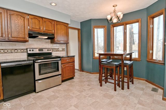 537 Wayside Court, Plainfield, IN 46168