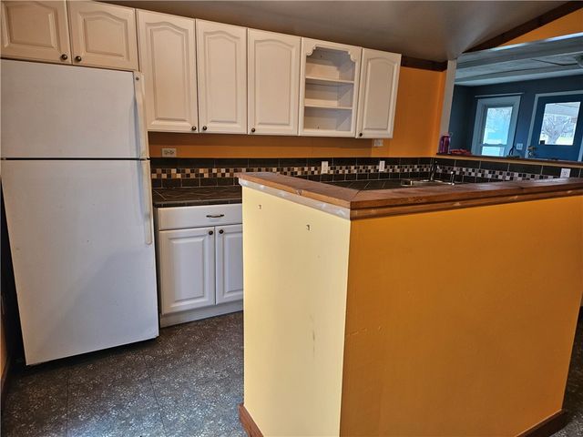 9164 State Route 5 And 20, West Bloomfield, NY 14469