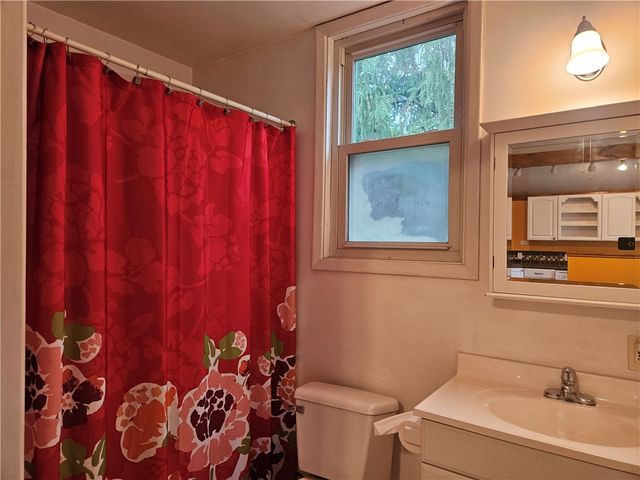 9164 State Route 5 And 20, West Bloomfield, NY 14469