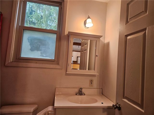 9164 State Route 5 And 20, West Bloomfield, NY 14469