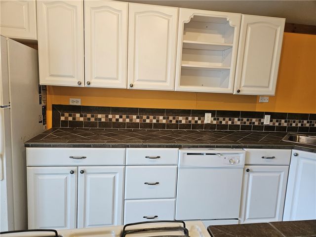 9164 State Route 5 And 20, West Bloomfield, NY 14469